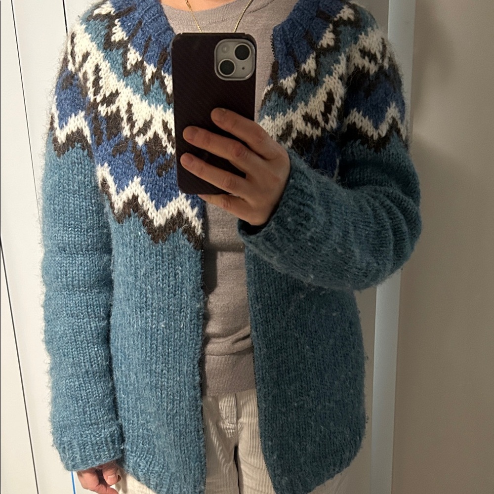 Icelandic Hand-Knit Sweater (Lopapeysa)
